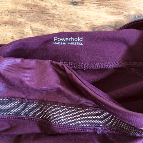 Fabletics x Kelly Rowland Shine Powerhold Define Wine Red Capris - Picture 9 of 10